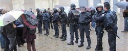 manifestation régularisation sans papiers devant la préfecture d'Angers