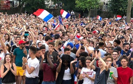 supporters au Parc BelleFontaine pendant France - Belgique